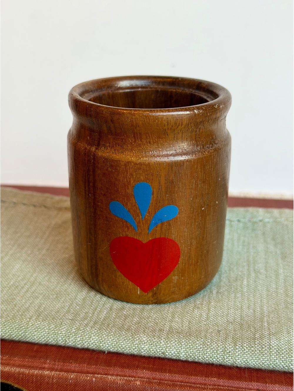 Vintage Smoke n Bacon Wooden Cheese Crock Folk Art Heart Container